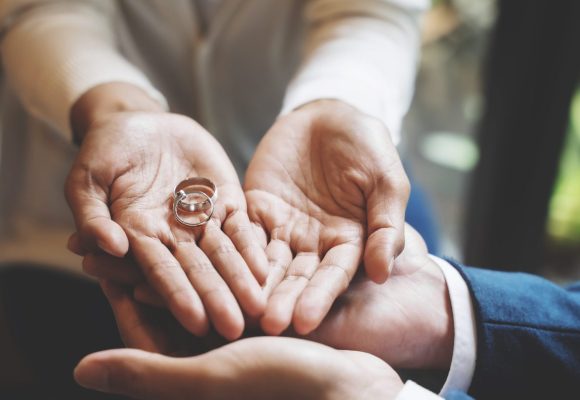 Can’t Afford to Retain an Attorney for a Chicago Divorce, But Your Spouse Can?