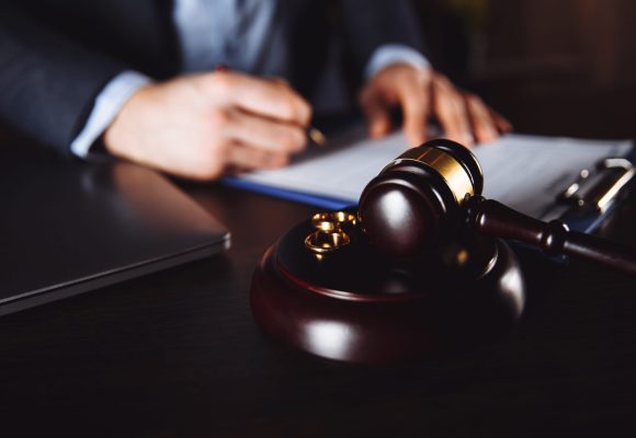 What Questions Should I Ask in My First Meeting with a Divorce Attorney?